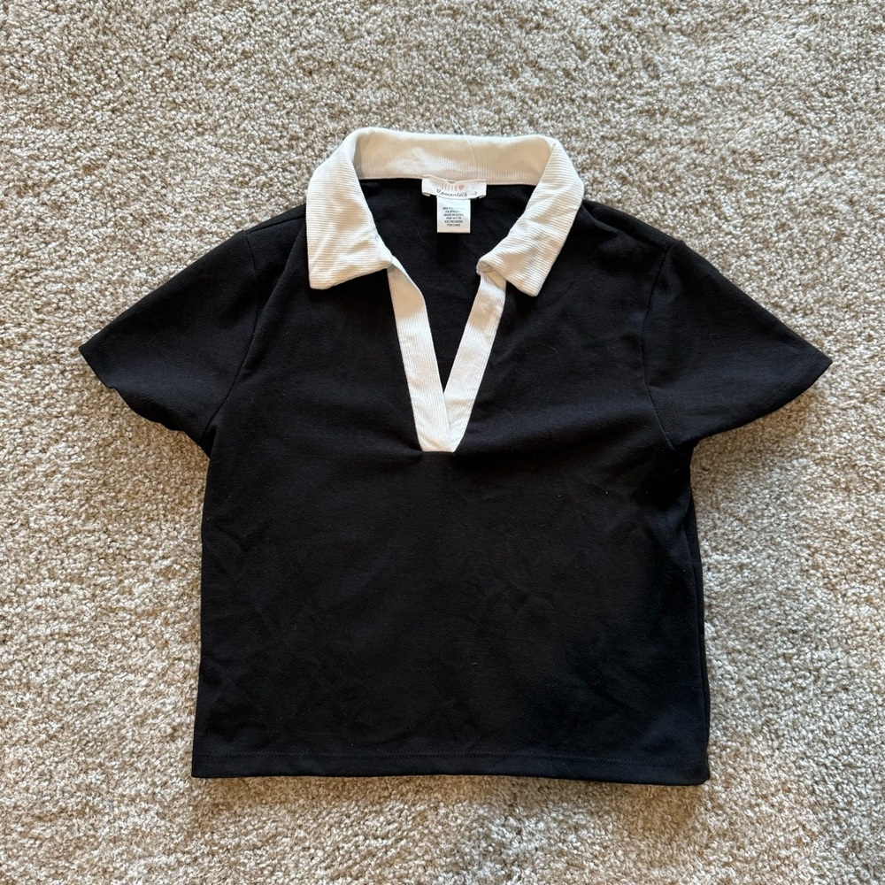 Cropped women’s polo style top